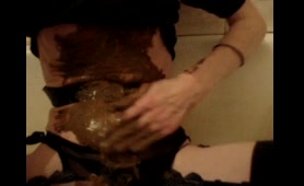 Blonde Rubs Shit All Over Her Pussy in Bathroom