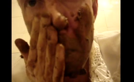 Man Smears Shit Over His Face in Bathroom