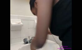 Ebony babe with big ass pooping